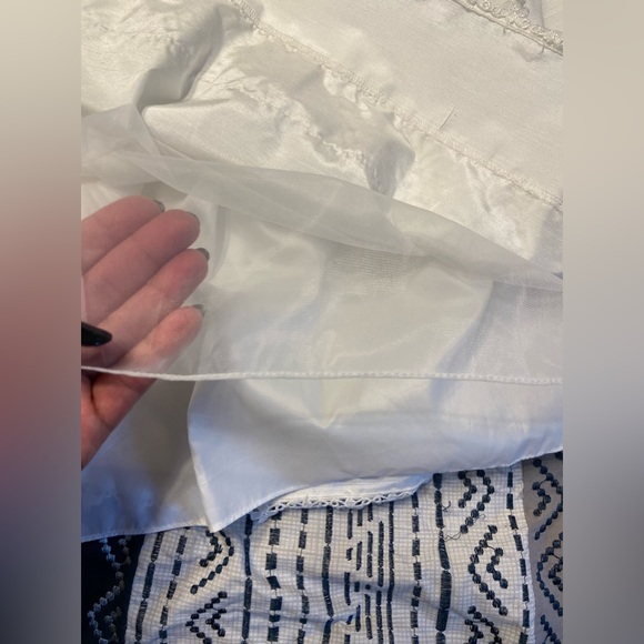 GIRLS FORMAL WHITE DRESS - Picture 5 of 13